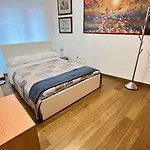 Pattoluxurysuite A Quartiere Trieste - Vicino Metro B1 Apartament *